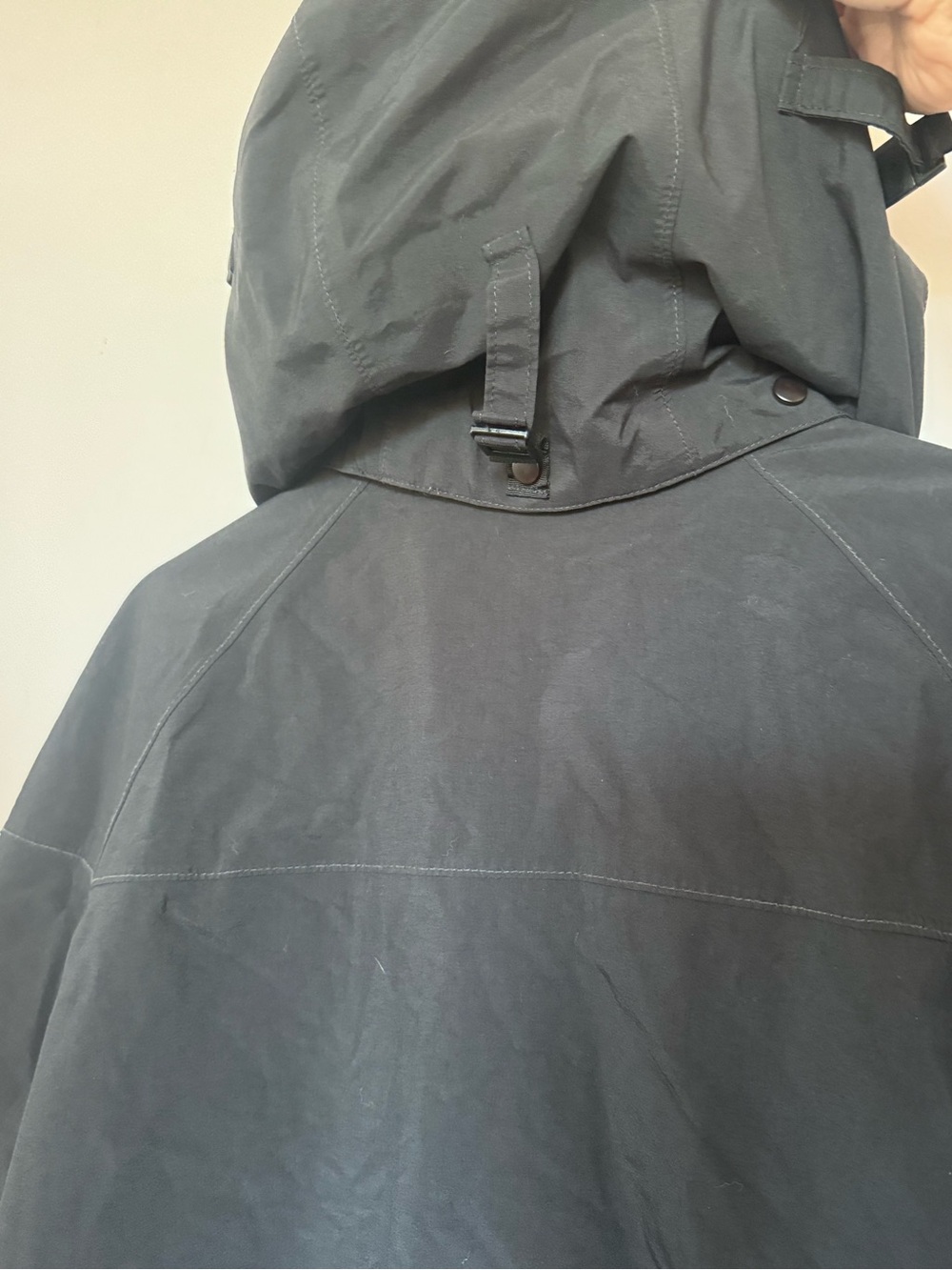 Taiga Women’s Black Goretex Waterproof Rain Jacket w/ Retro Purple Zipper Tags - Picture 10 of 10
